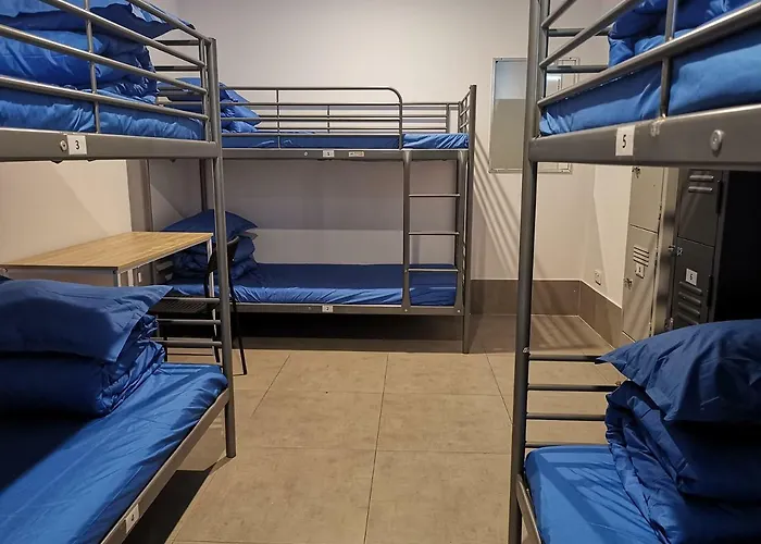 Quokka Backpackers Hostel Perth - Note - Valid Passport Required To Check In